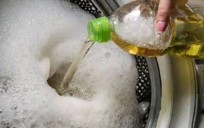 Vinegar is the key to whiter whites and softer towels, but most use it wrong. Here’s the right way to use it.